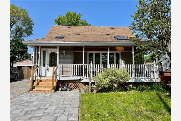 33 Woodhouse Cres, Ajax
