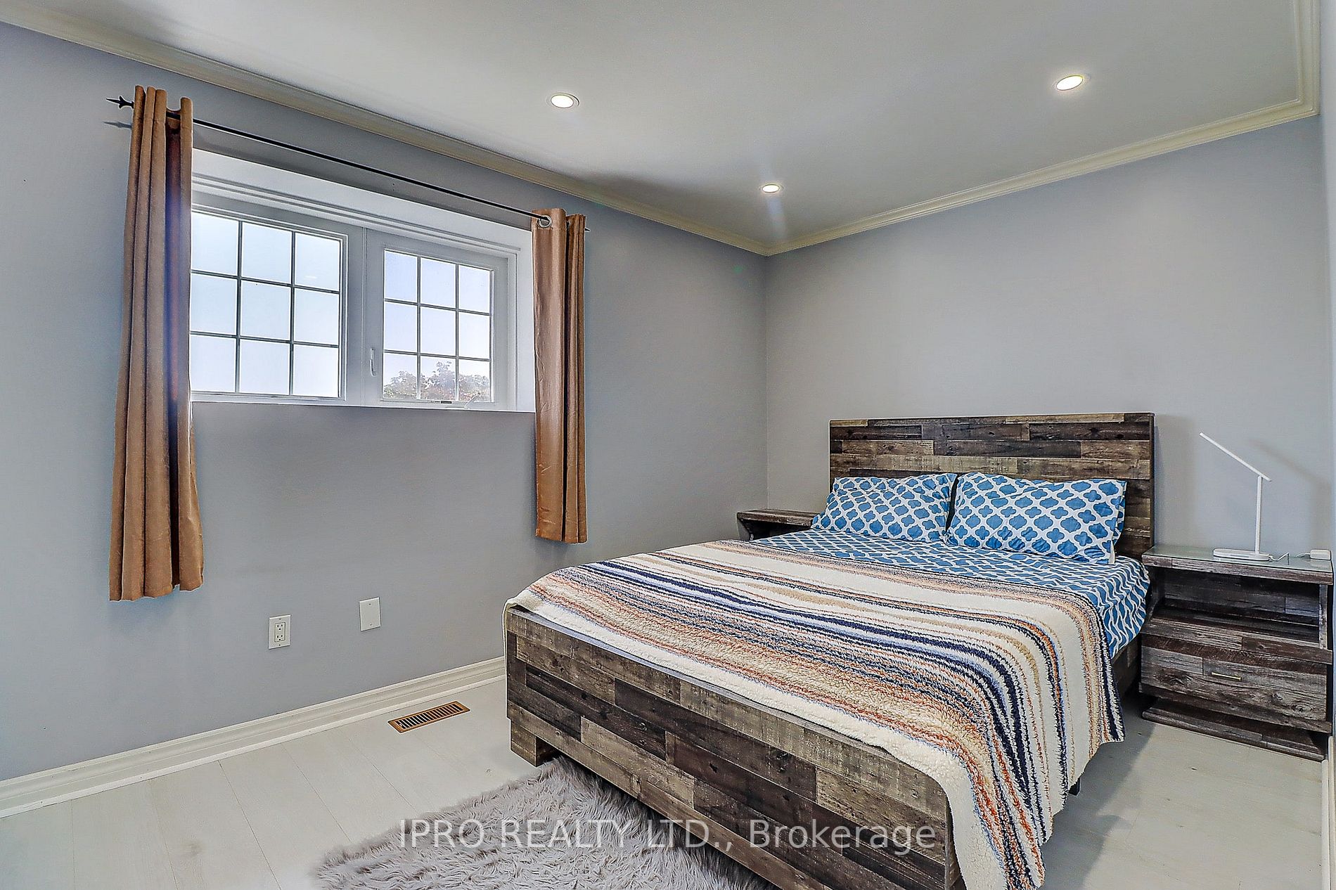 1436 Outlet Drive
