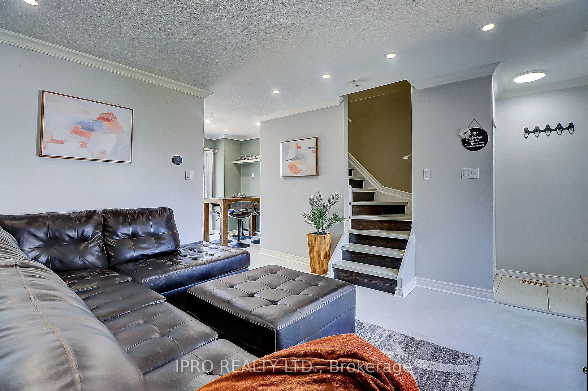 1436 Outlet Drive