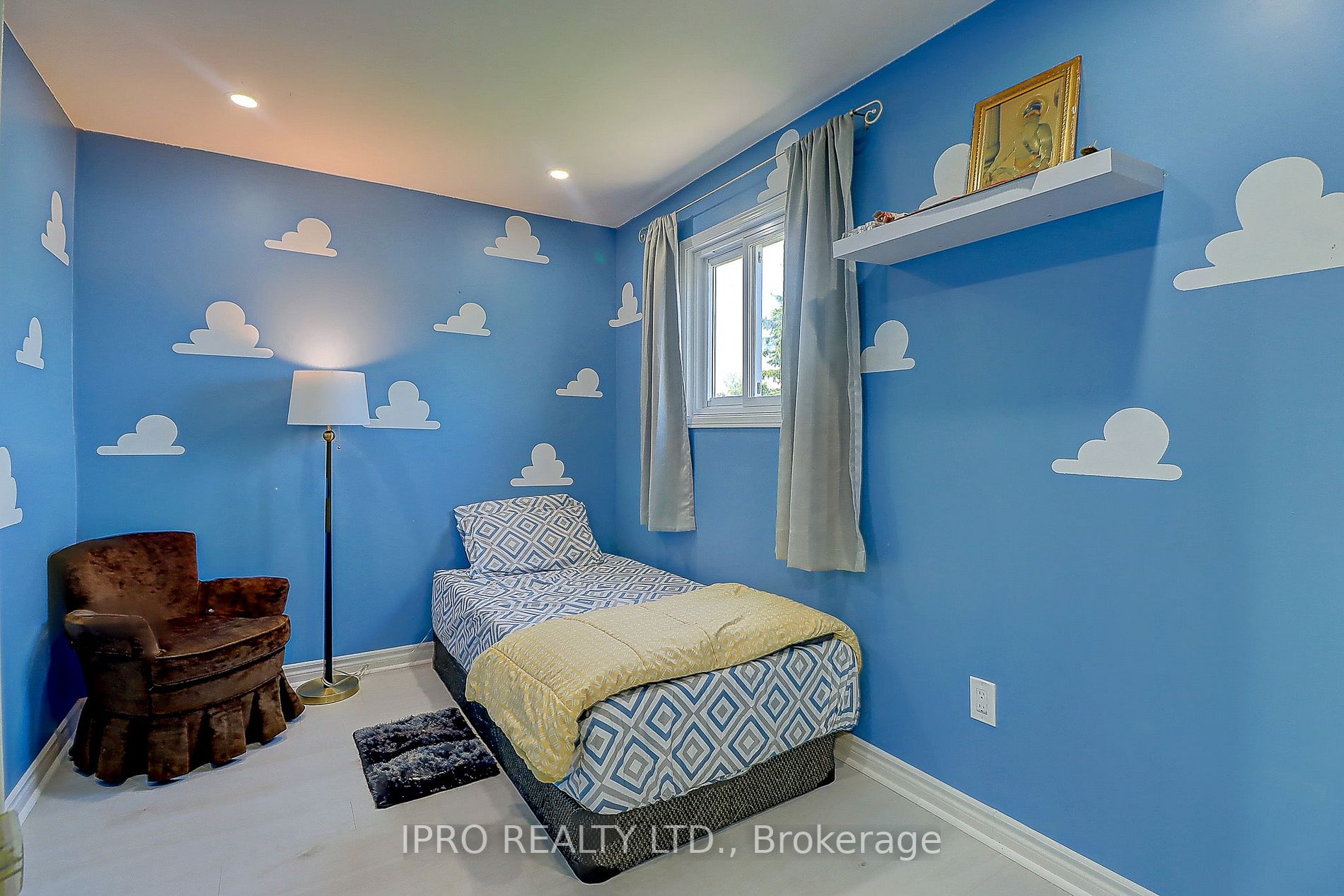 1436 Outlet Drive