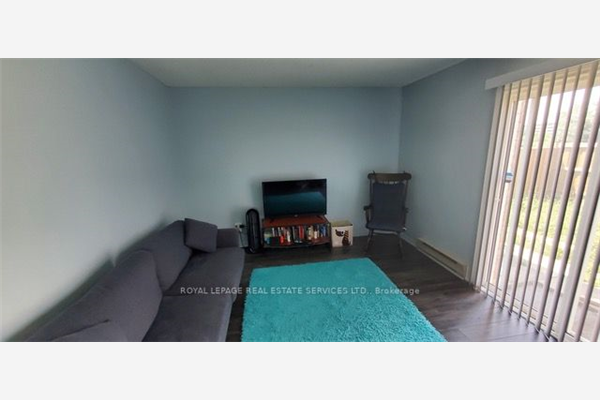 1605 Charles St, Whitby