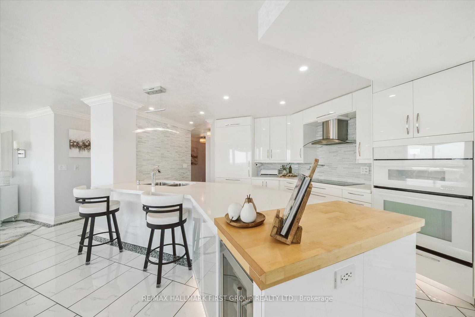 340 Watson Street, #908