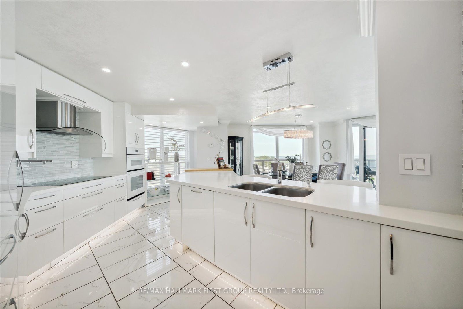 340 Watson Street, #908