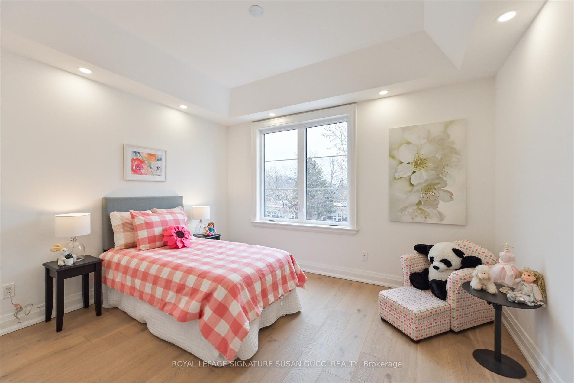 15 Marilyn Cres