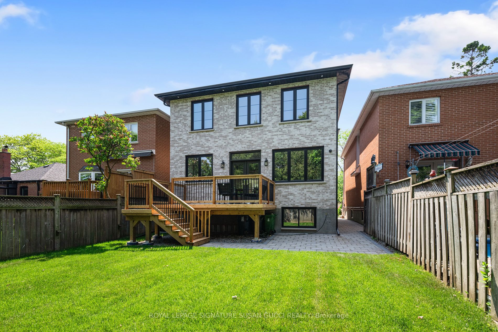 15 Marilyn Cres