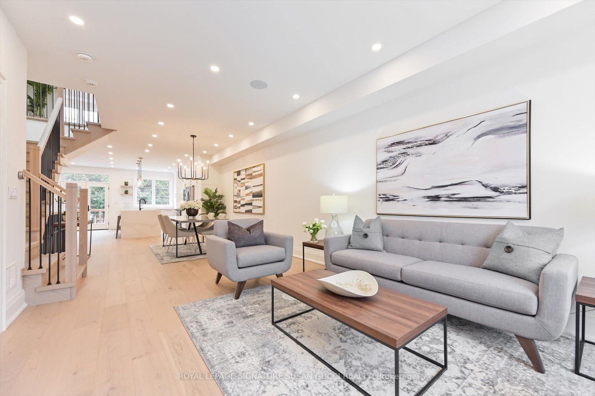 15 Marilyn Cres