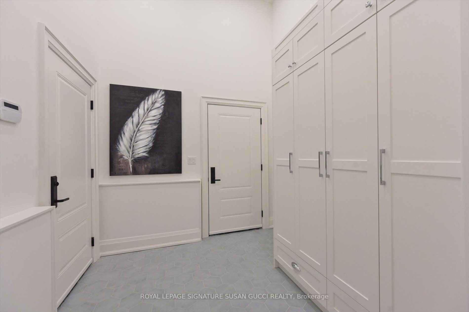 15 Marilyn Cres