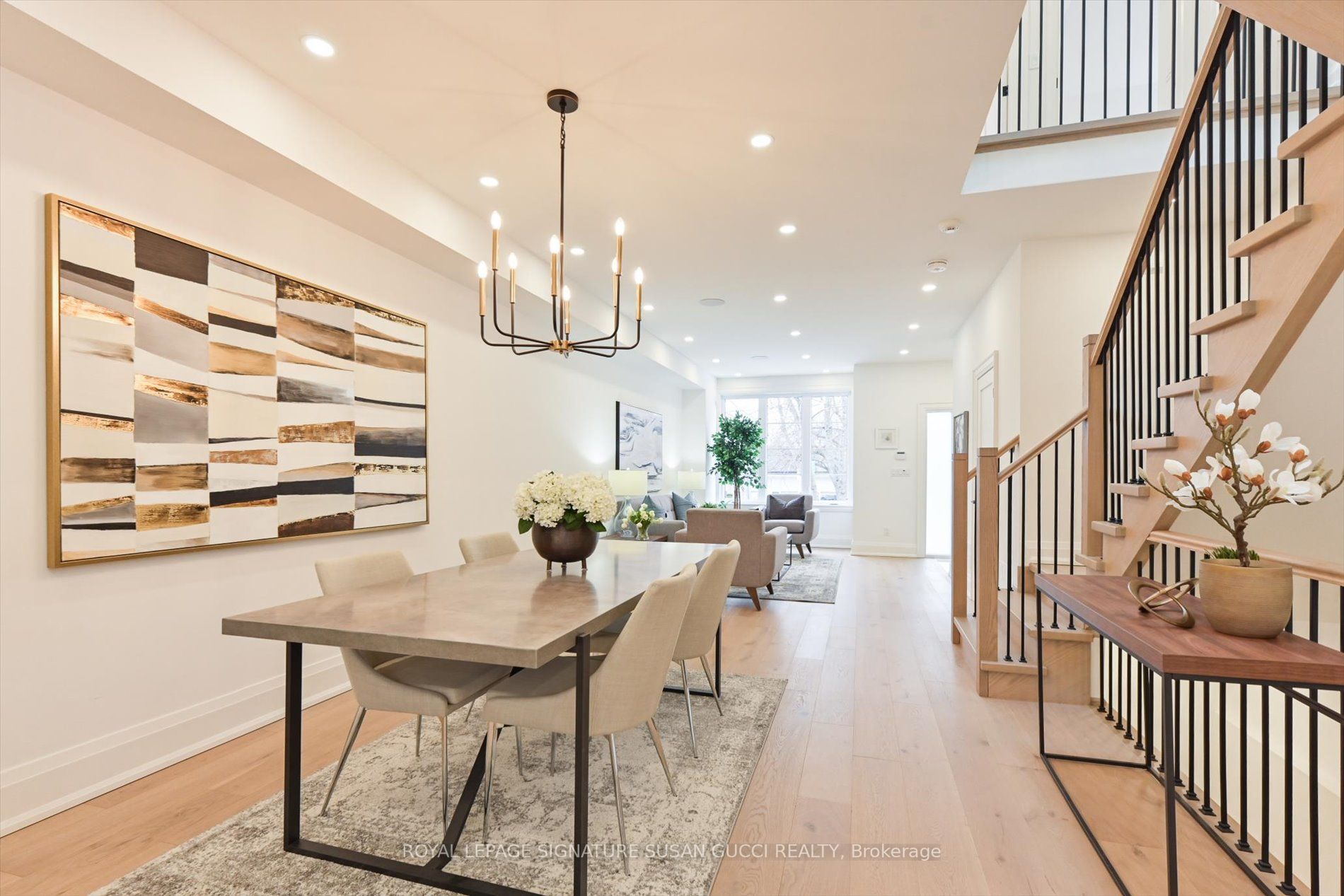 15 Marilyn Cres