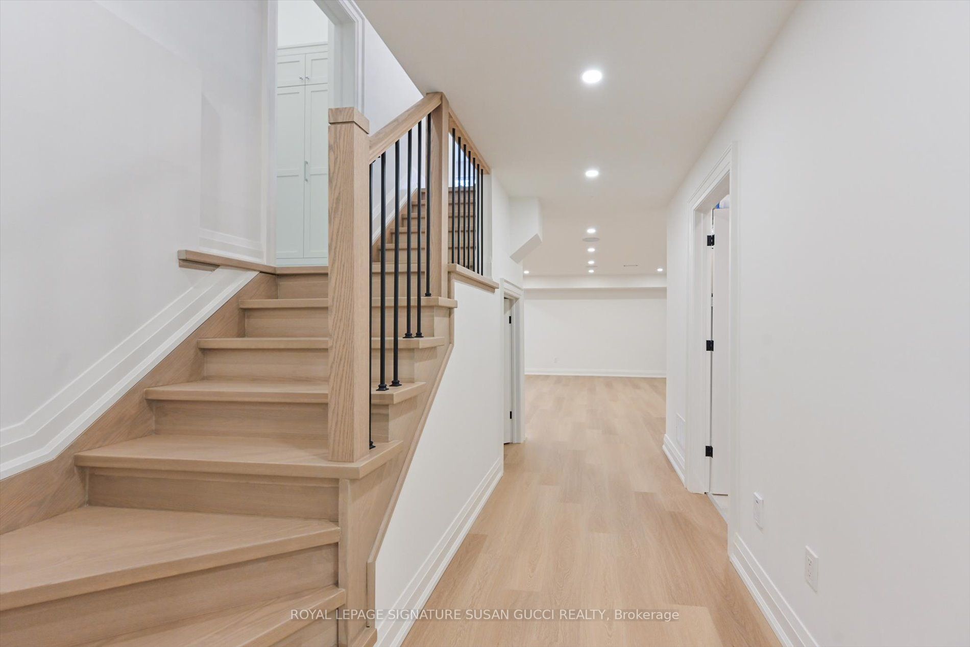 15 Marilyn Cres
