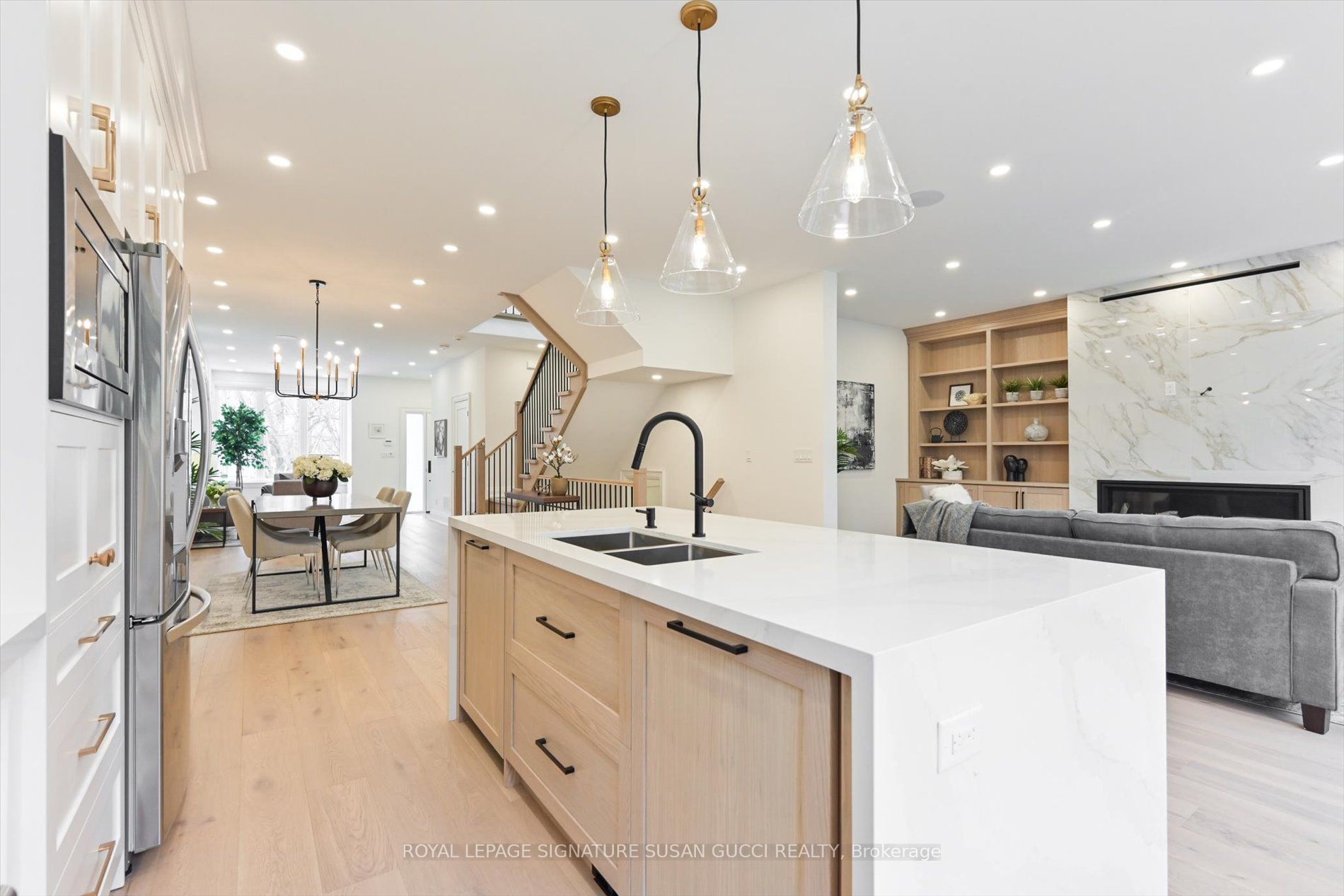 15 Marilyn Cres