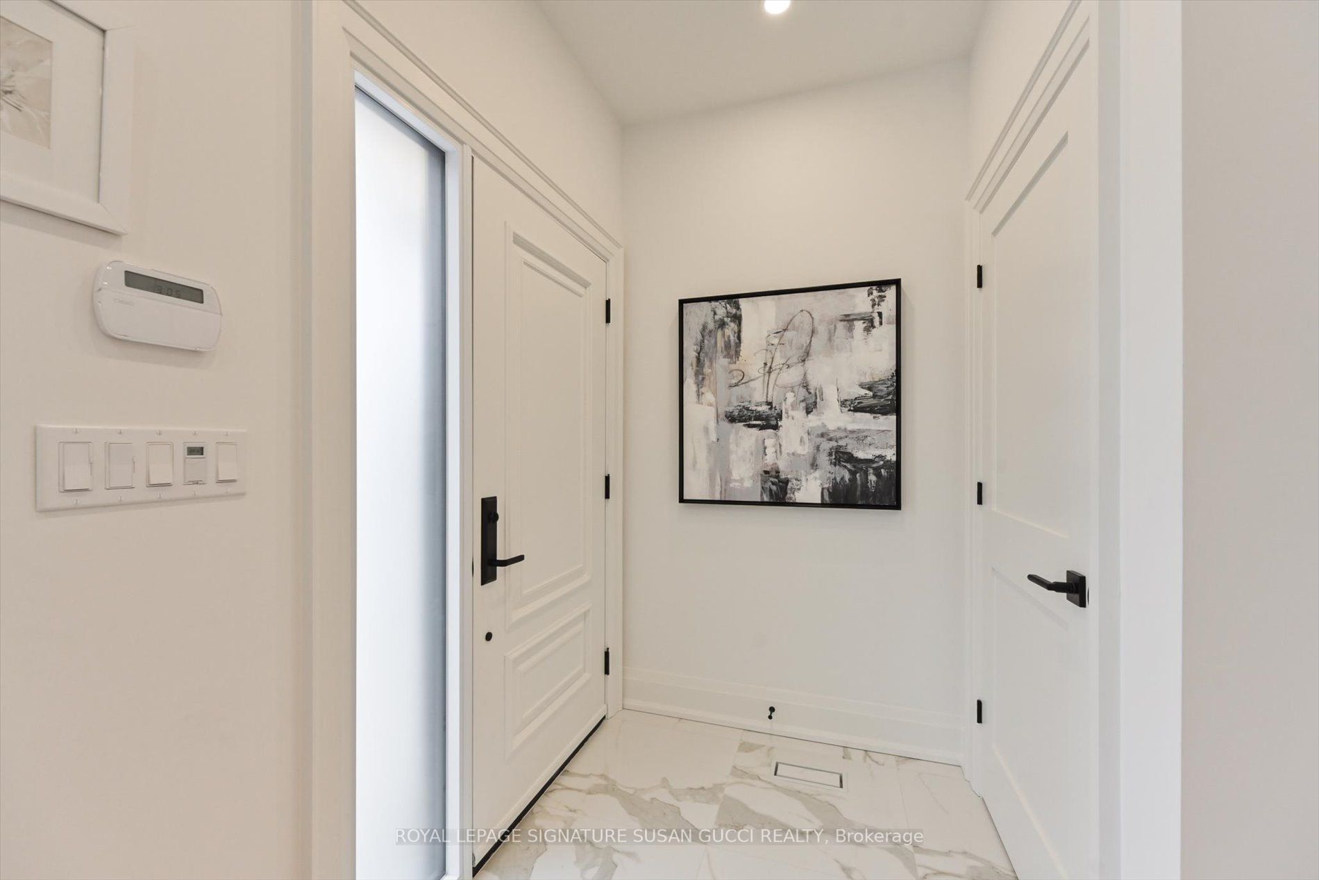 15 Marilyn Cres