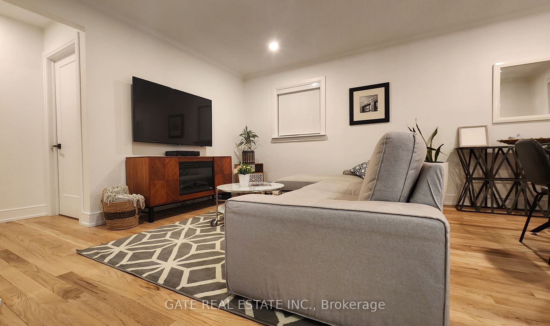 241 Aylesworth Ave