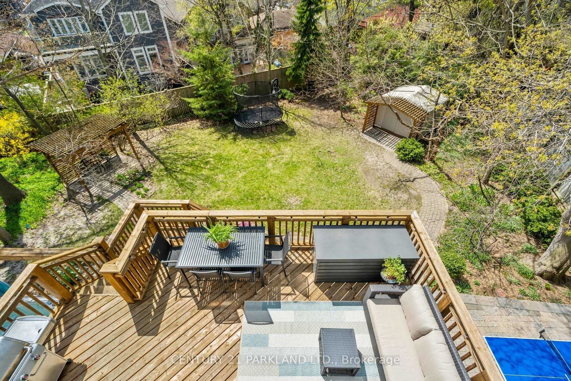 2 Leonard Circle