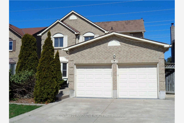 696 Amaretto Ave, Pickering