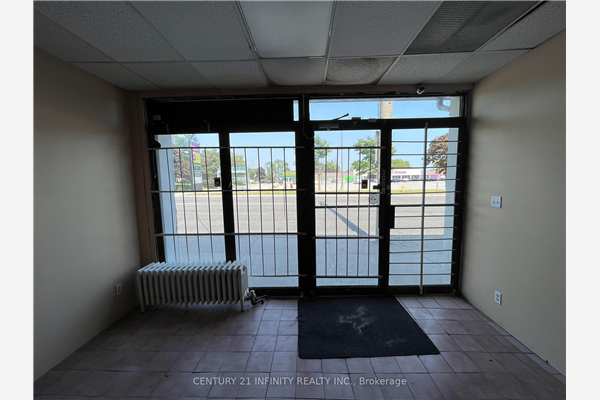 526 Simcoe St S, Oshawa