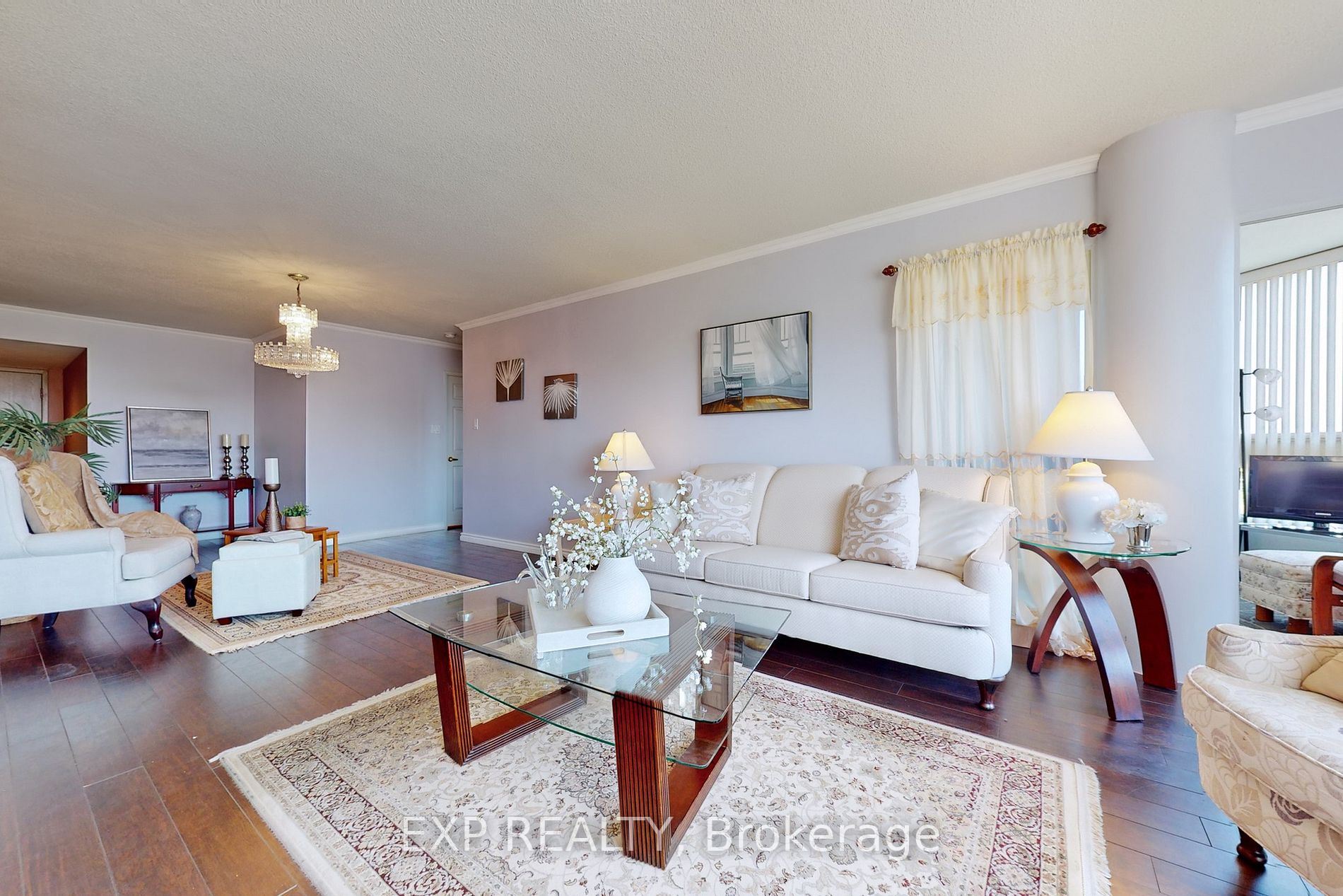 3233 Eglinton Ave E, #805