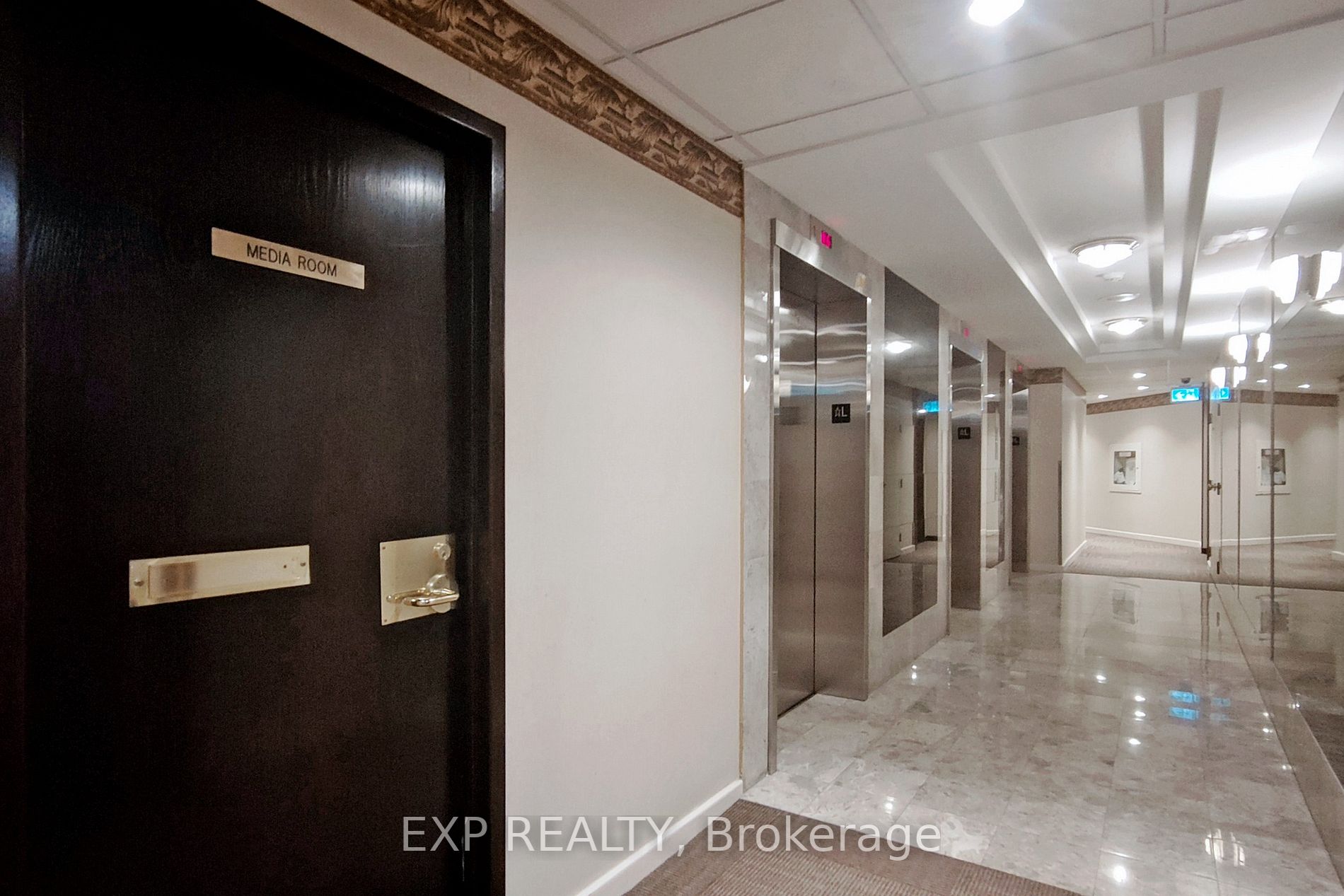 3233 Eglinton Ave E, #805