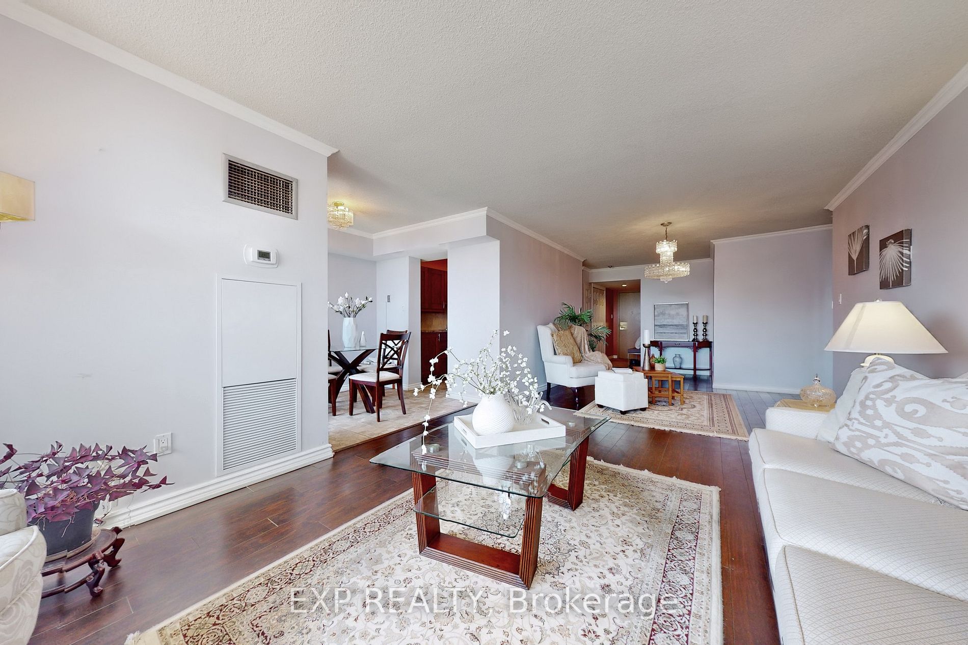 3233 Eglinton Ave E, #805