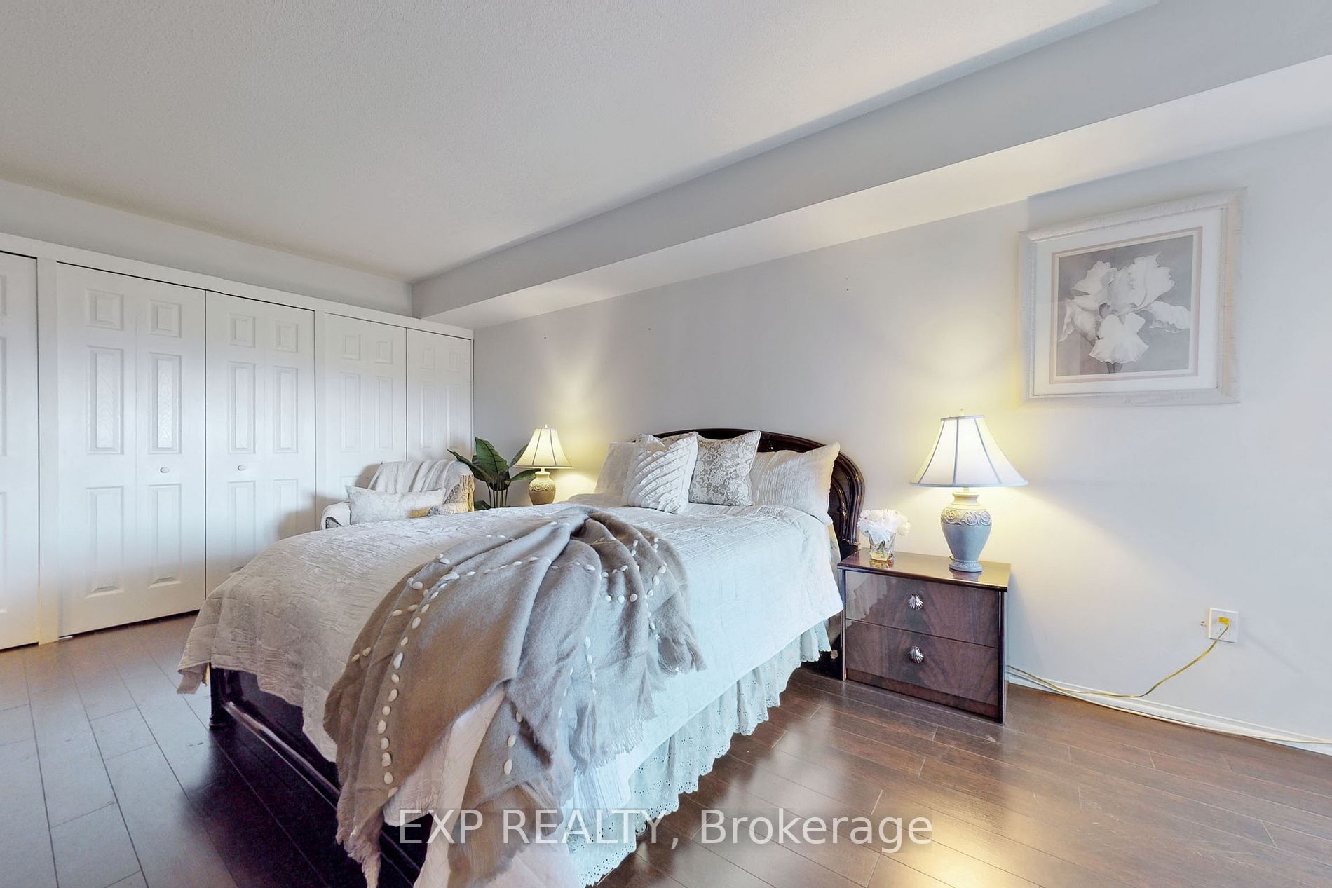 3233 Eglinton Ave E, #805