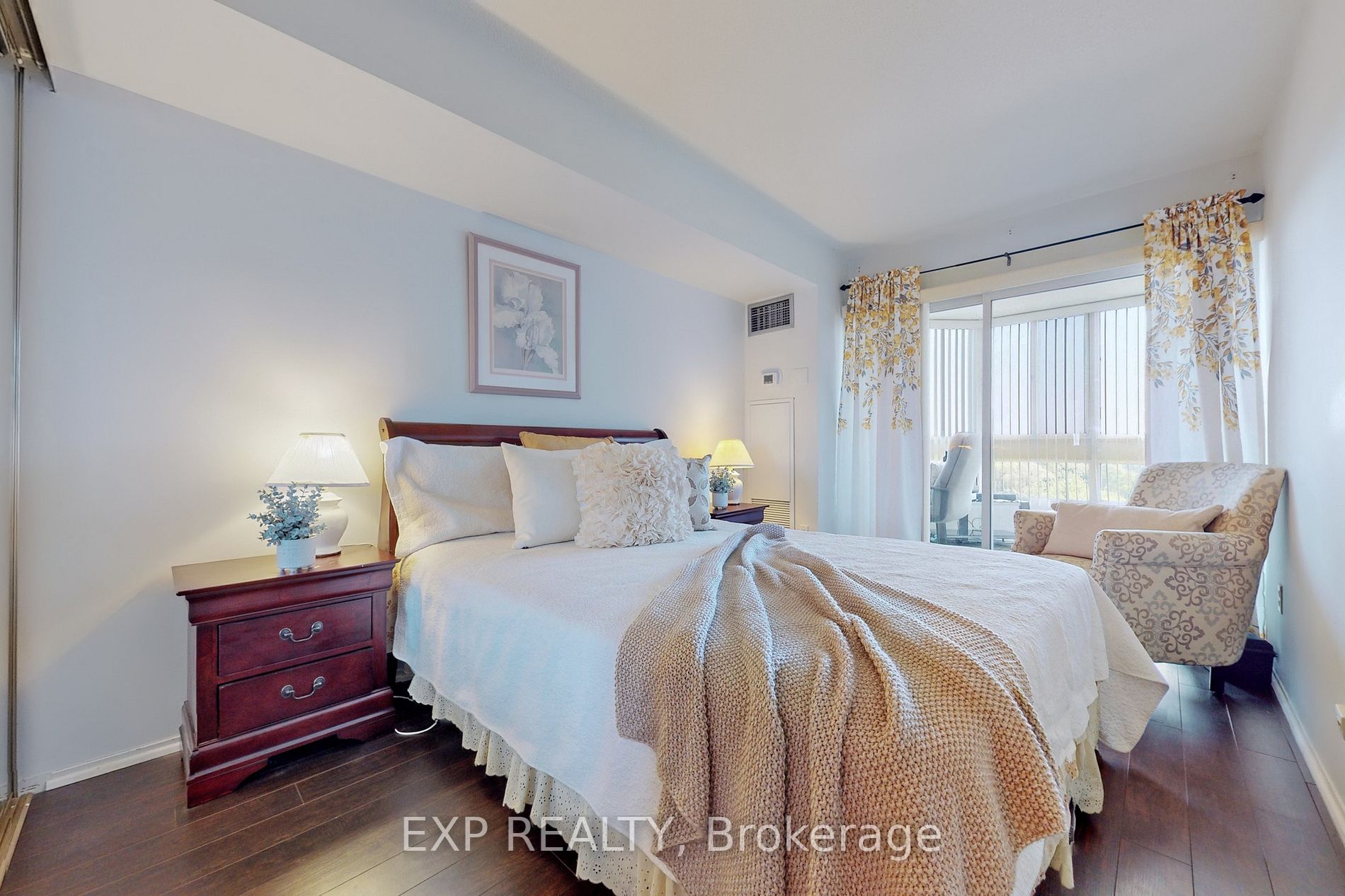 3233 Eglinton Ave E, #805