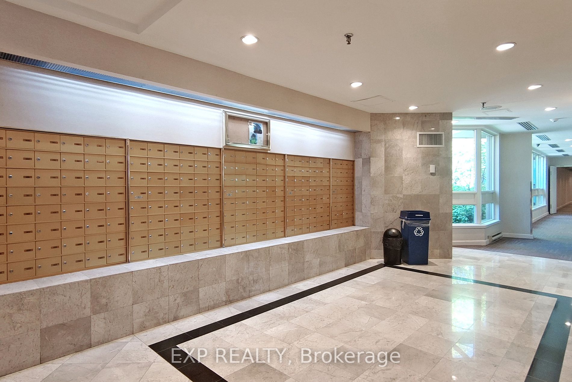 3233 Eglinton Ave E, #805