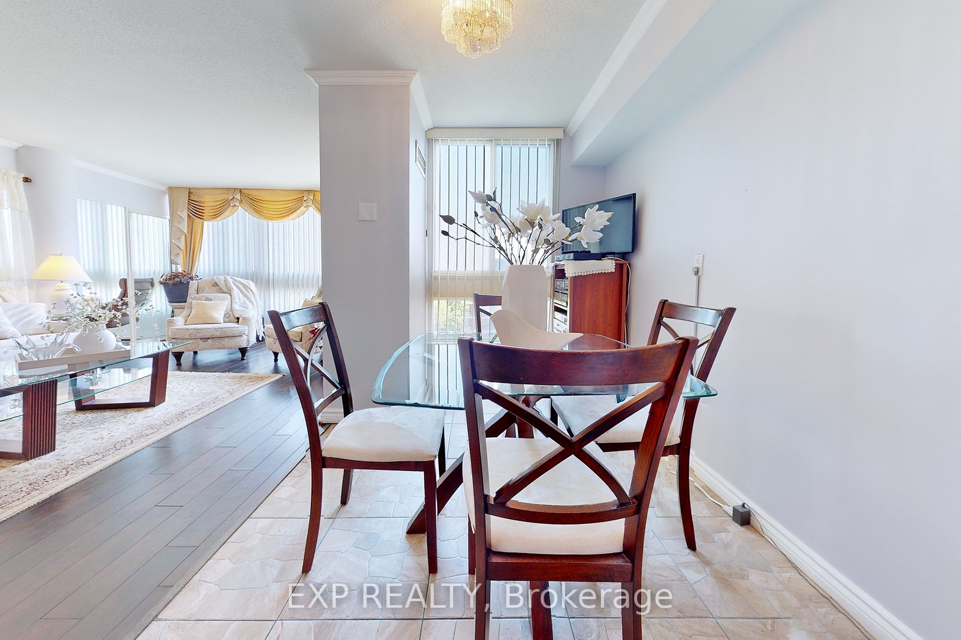 3233 Eglinton Ave E, #805