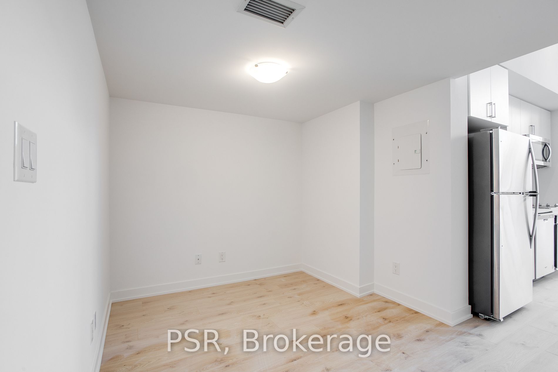2799 Kingston Road, #TH105