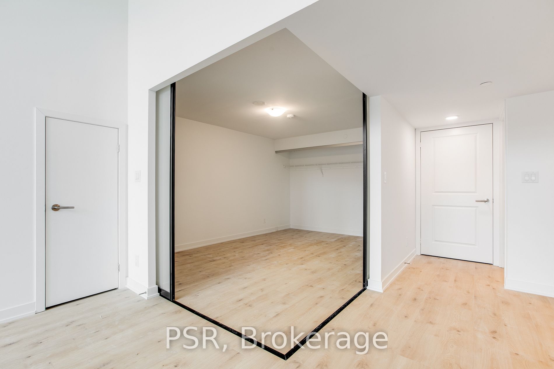2799 Kingston Road, #TH105