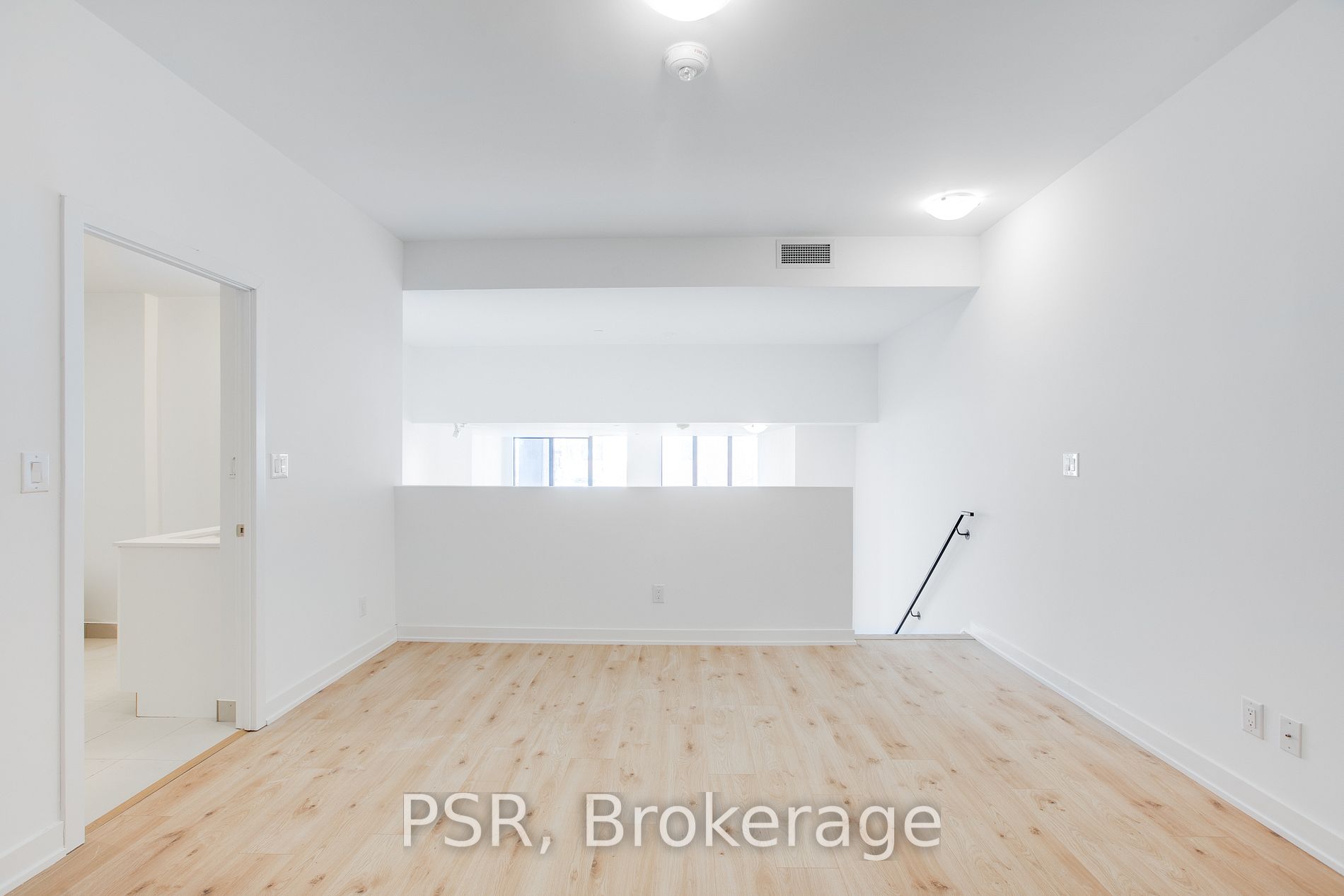 2799 Kingston Road, #TH105