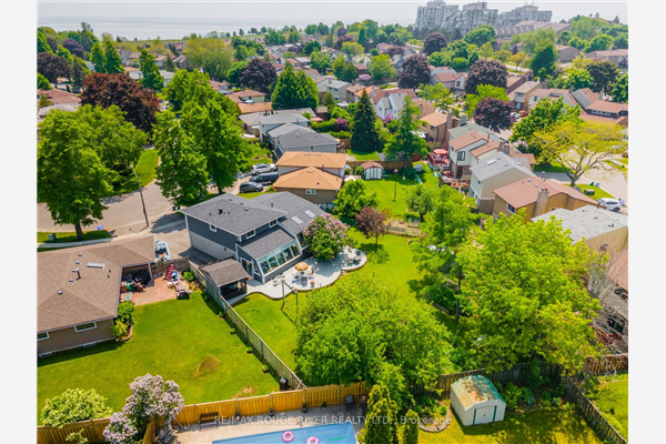 9 Cowling Cres, Ajax