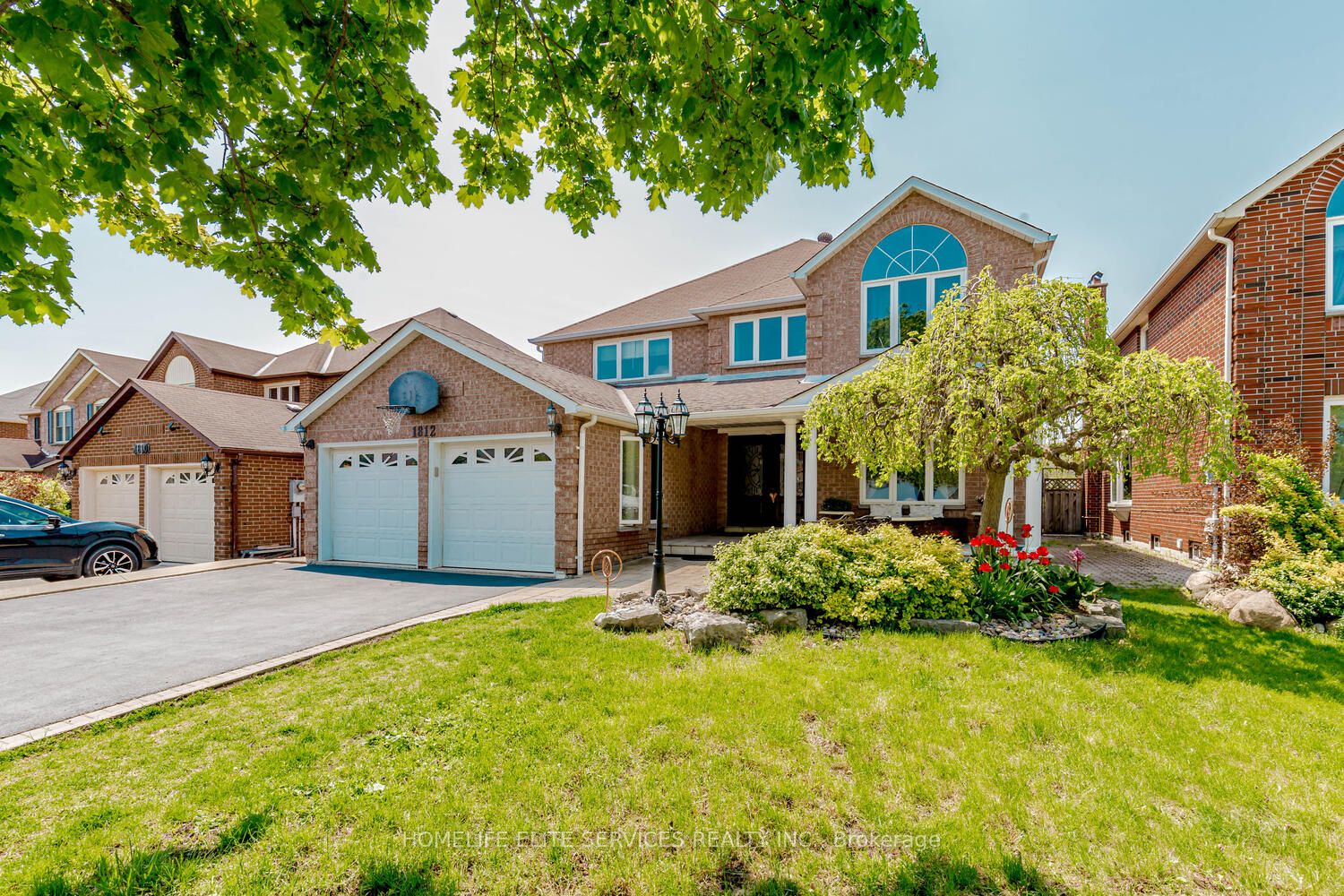 1812 Forestview Dr