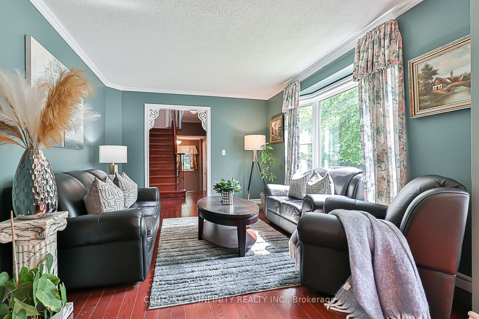 146 Thicket Cres