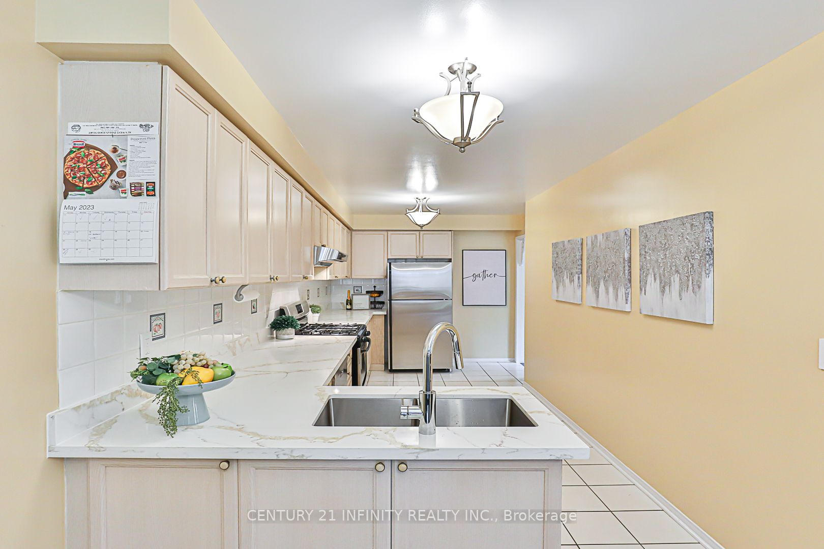 146 Thicket Cres