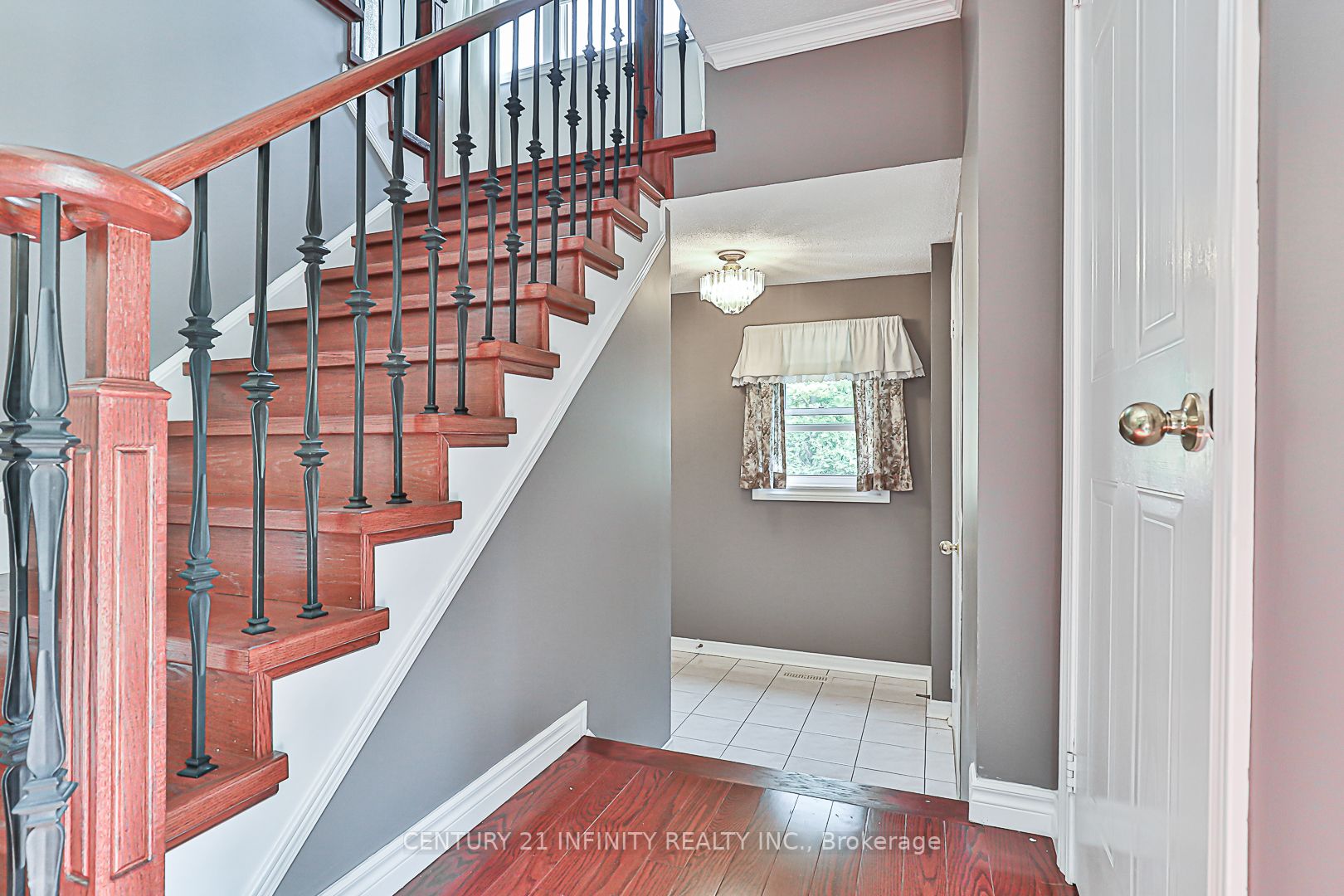 146 Thicket Cres