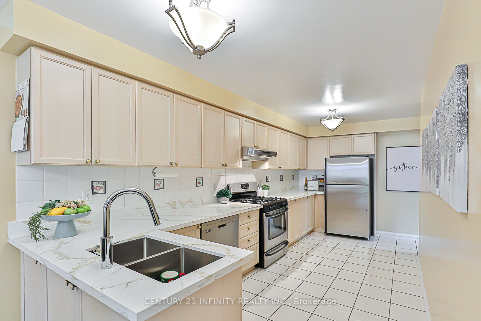 146 Thicket Cres