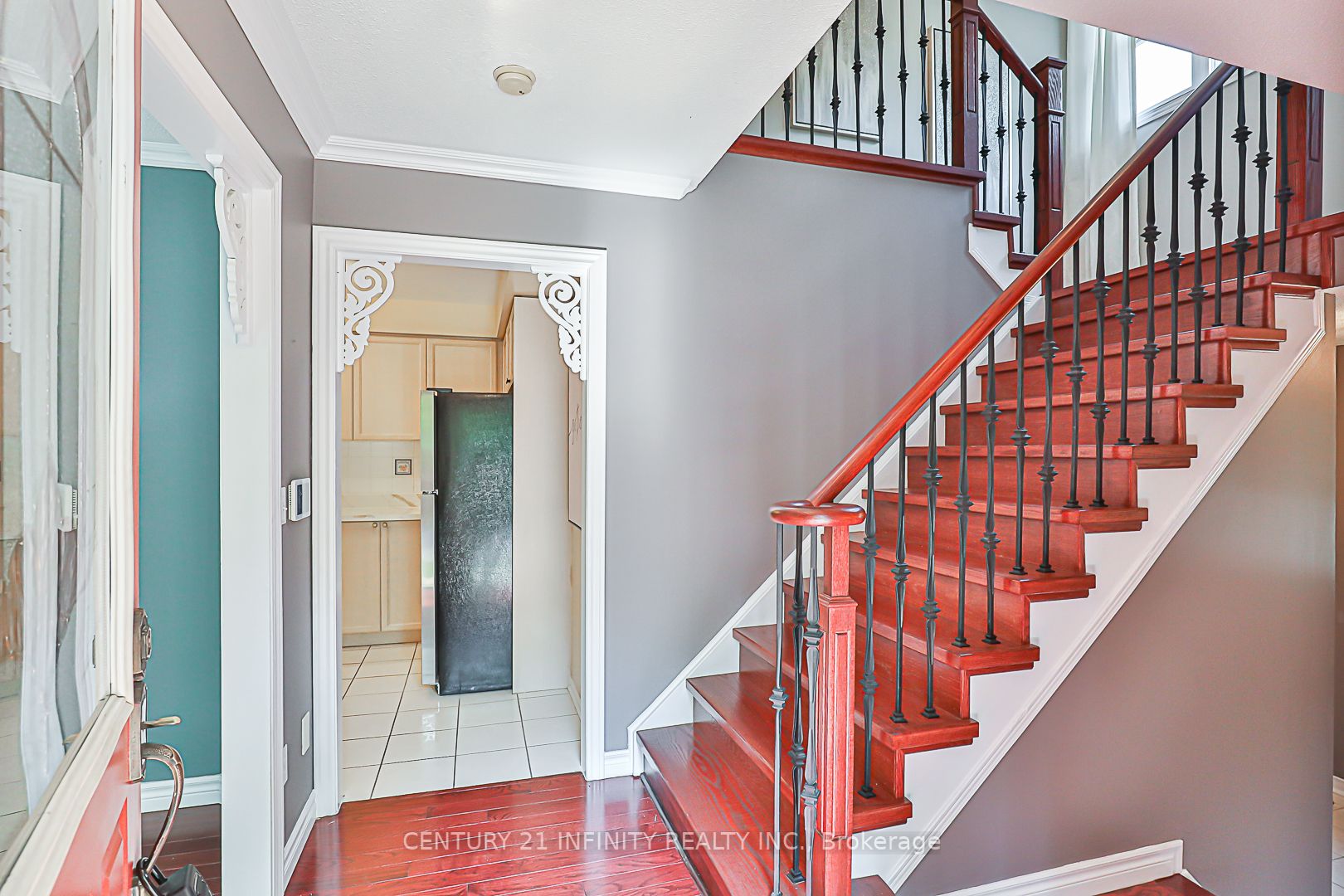 146 Thicket Cres