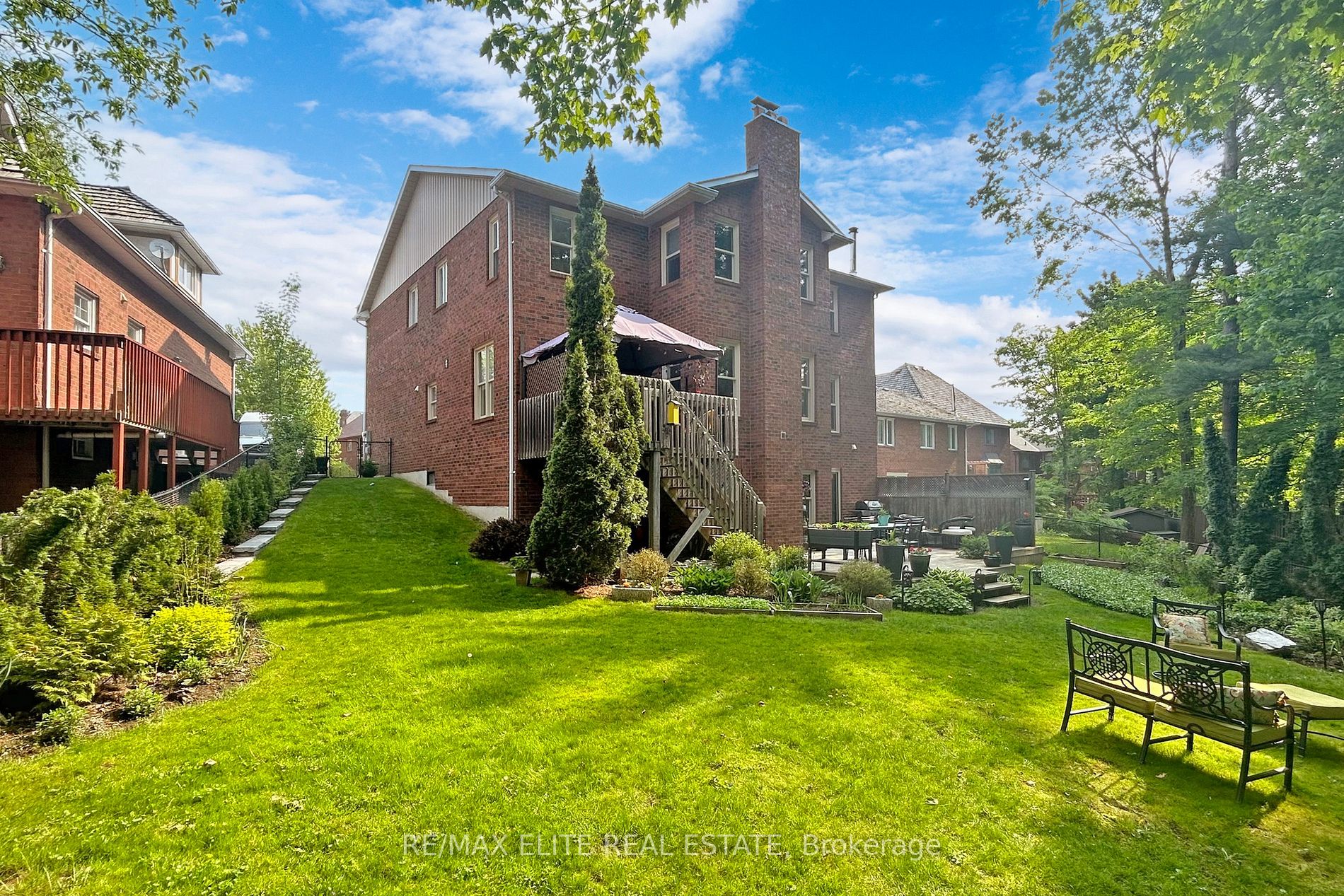 985 Grafton Crt