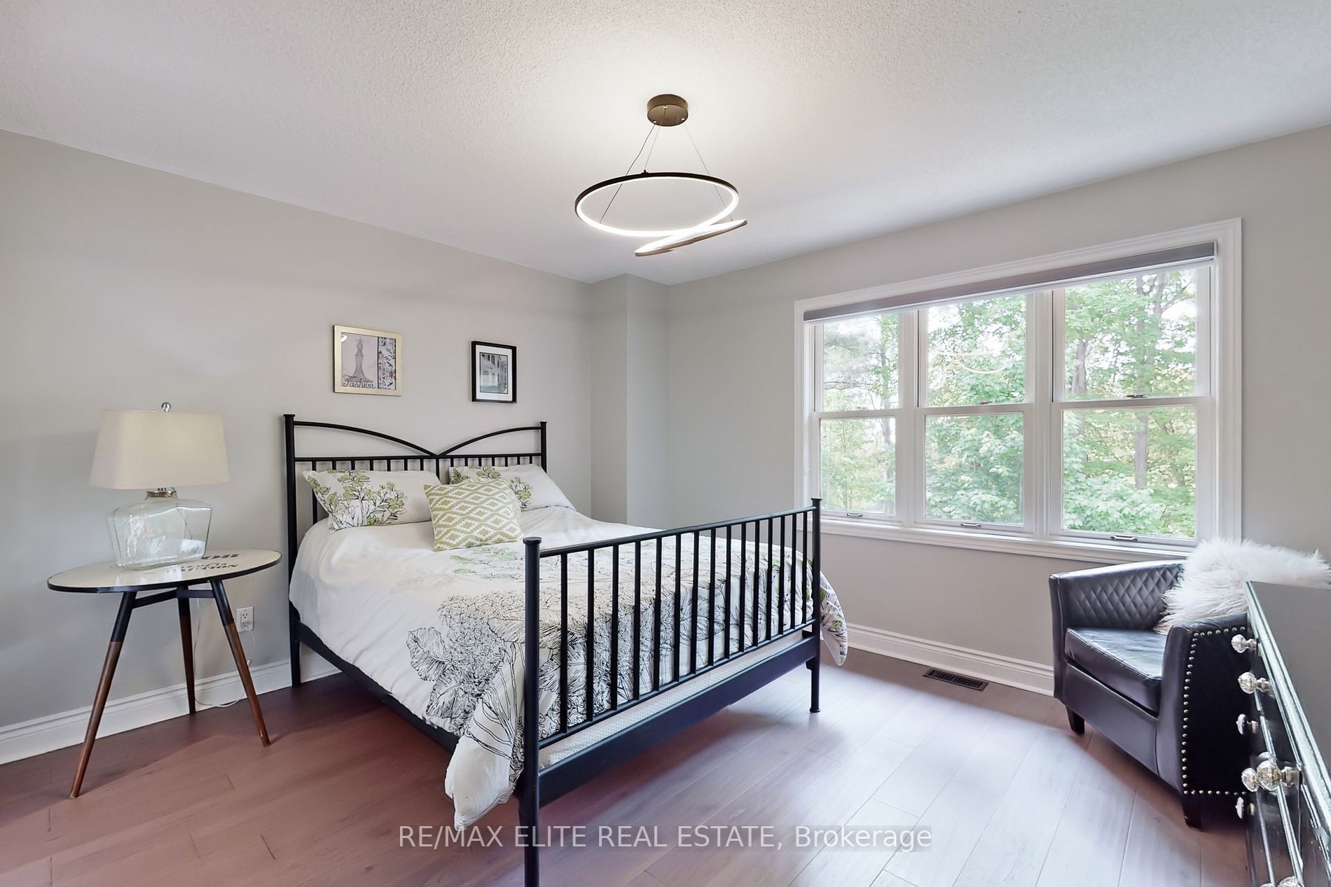 985 Grafton Crt