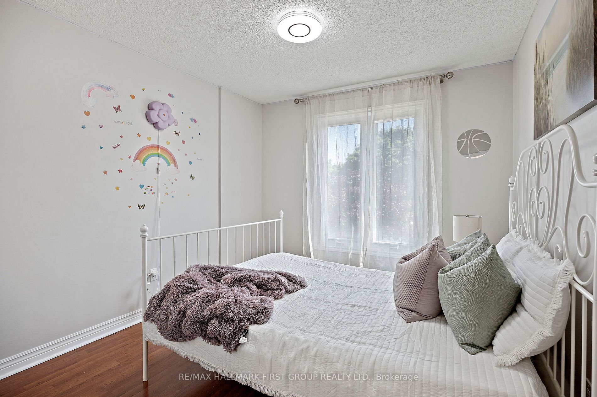 4 Orchard Park Dr