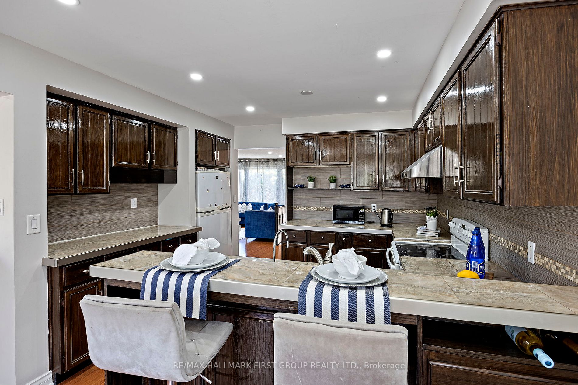 4 Orchard Park Dr