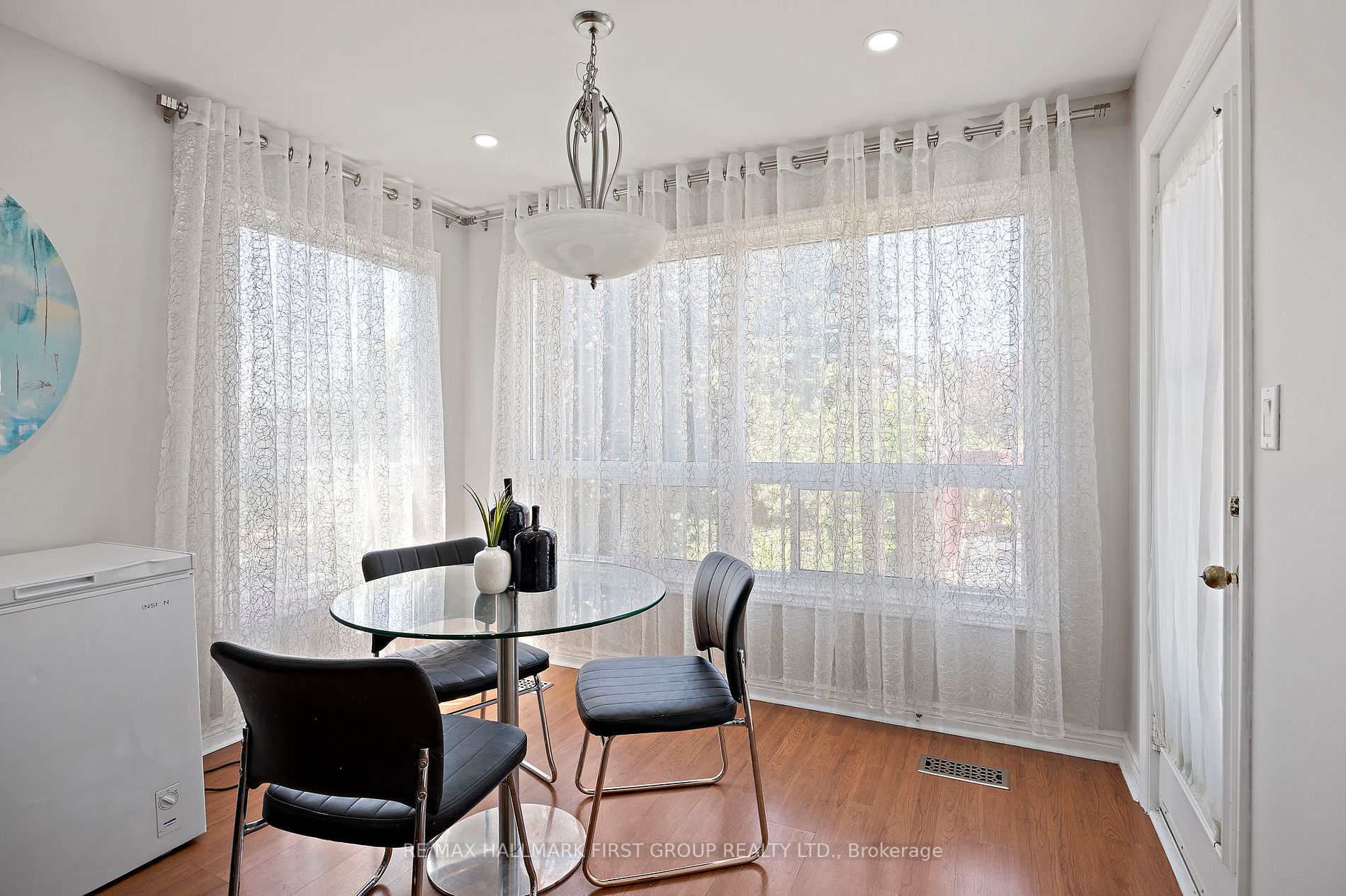 4 Orchard Park Dr