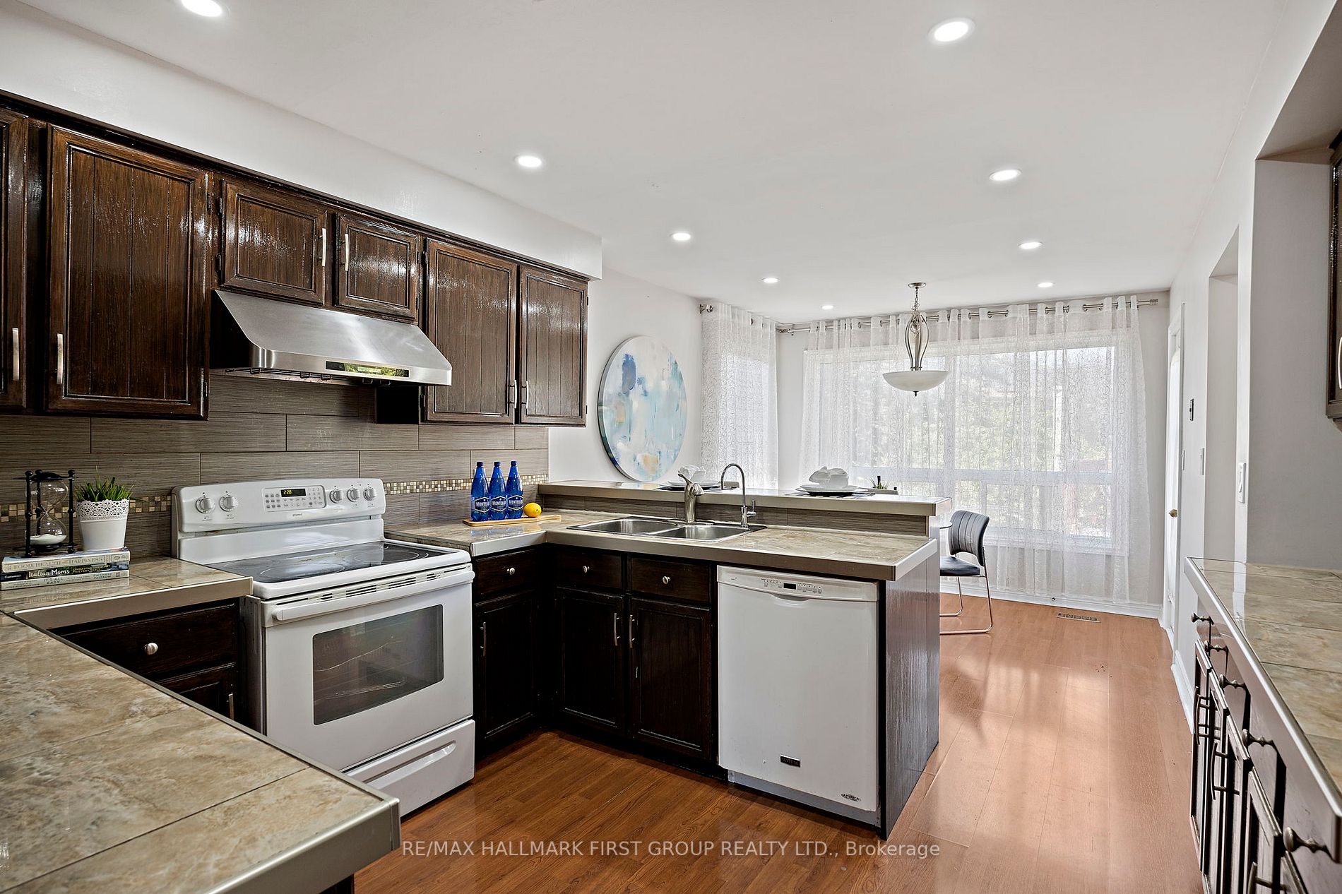 4 Orchard Park Dr