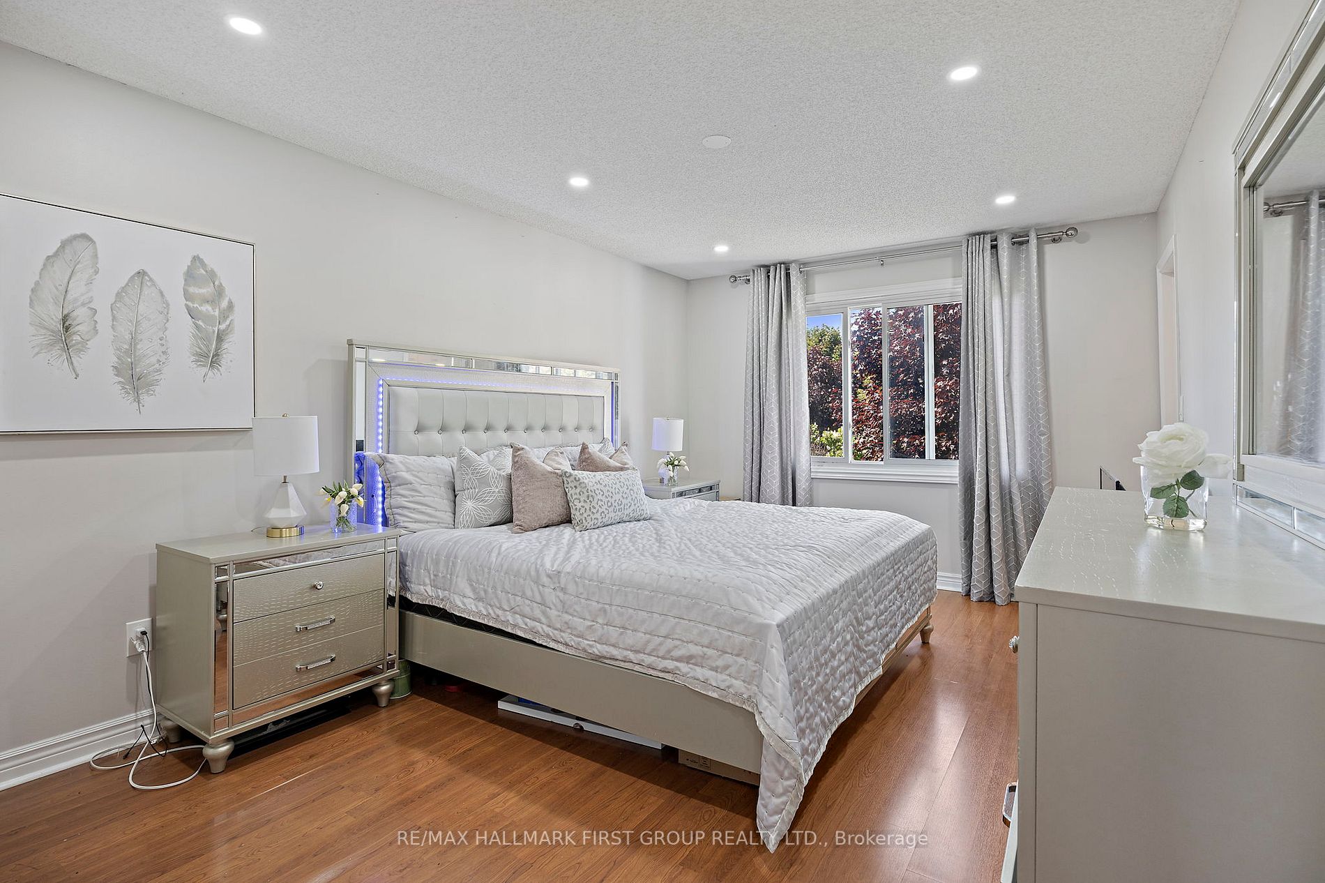 4 Orchard Park Dr