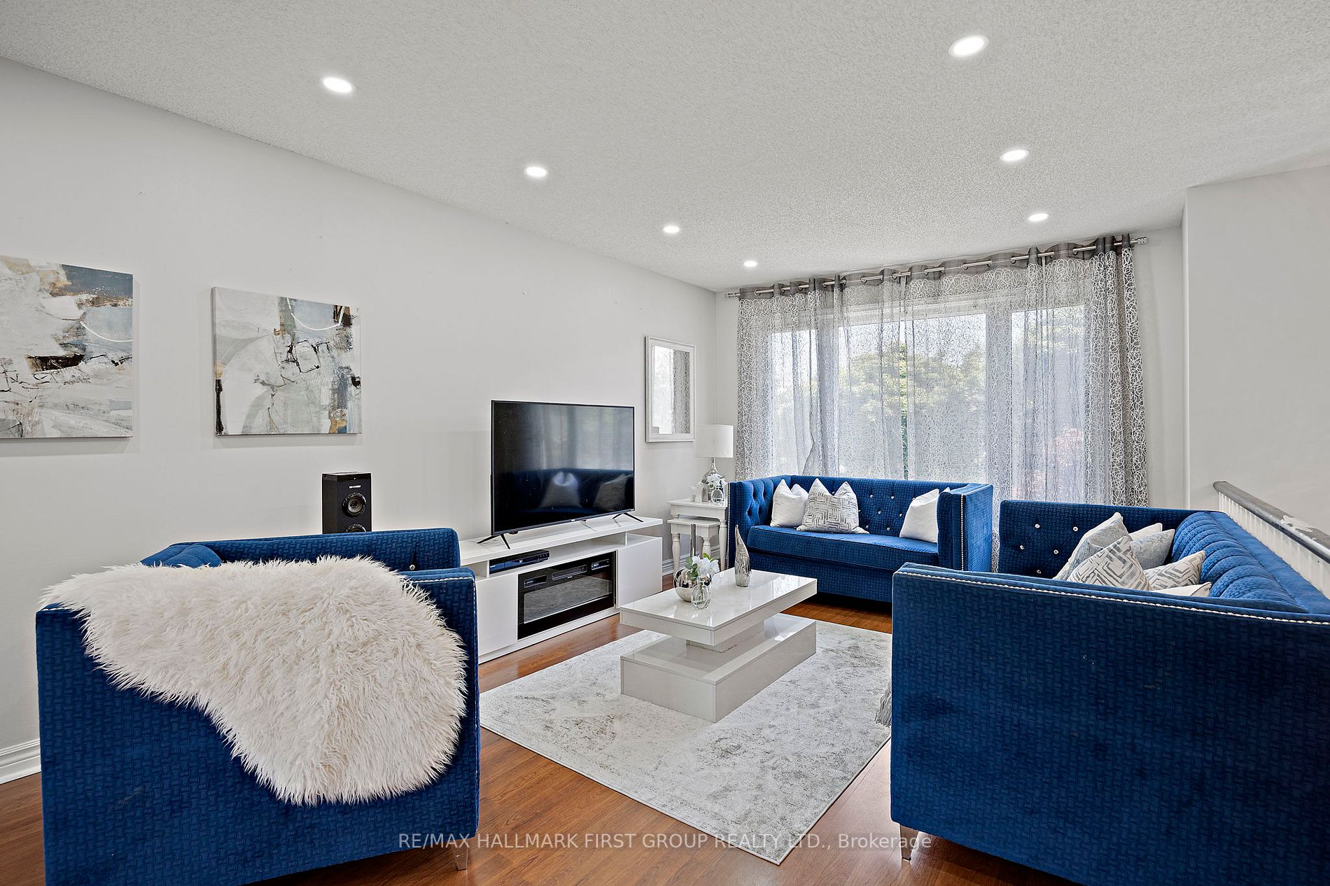 4 Orchard Park Dr