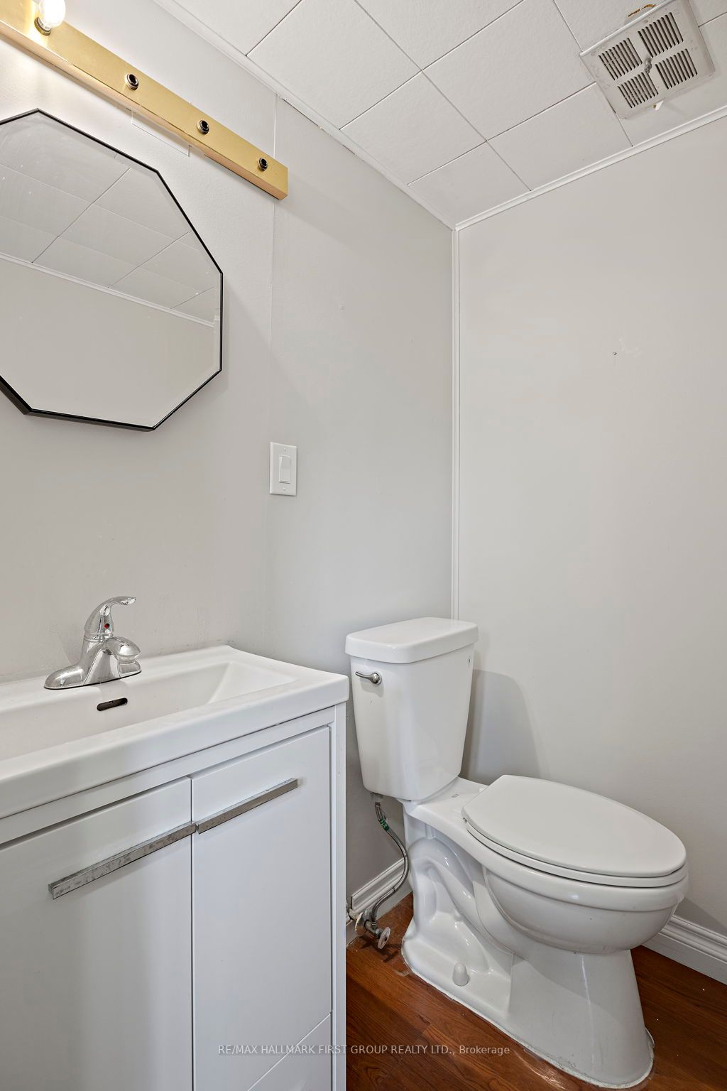 4 Orchard Park Dr