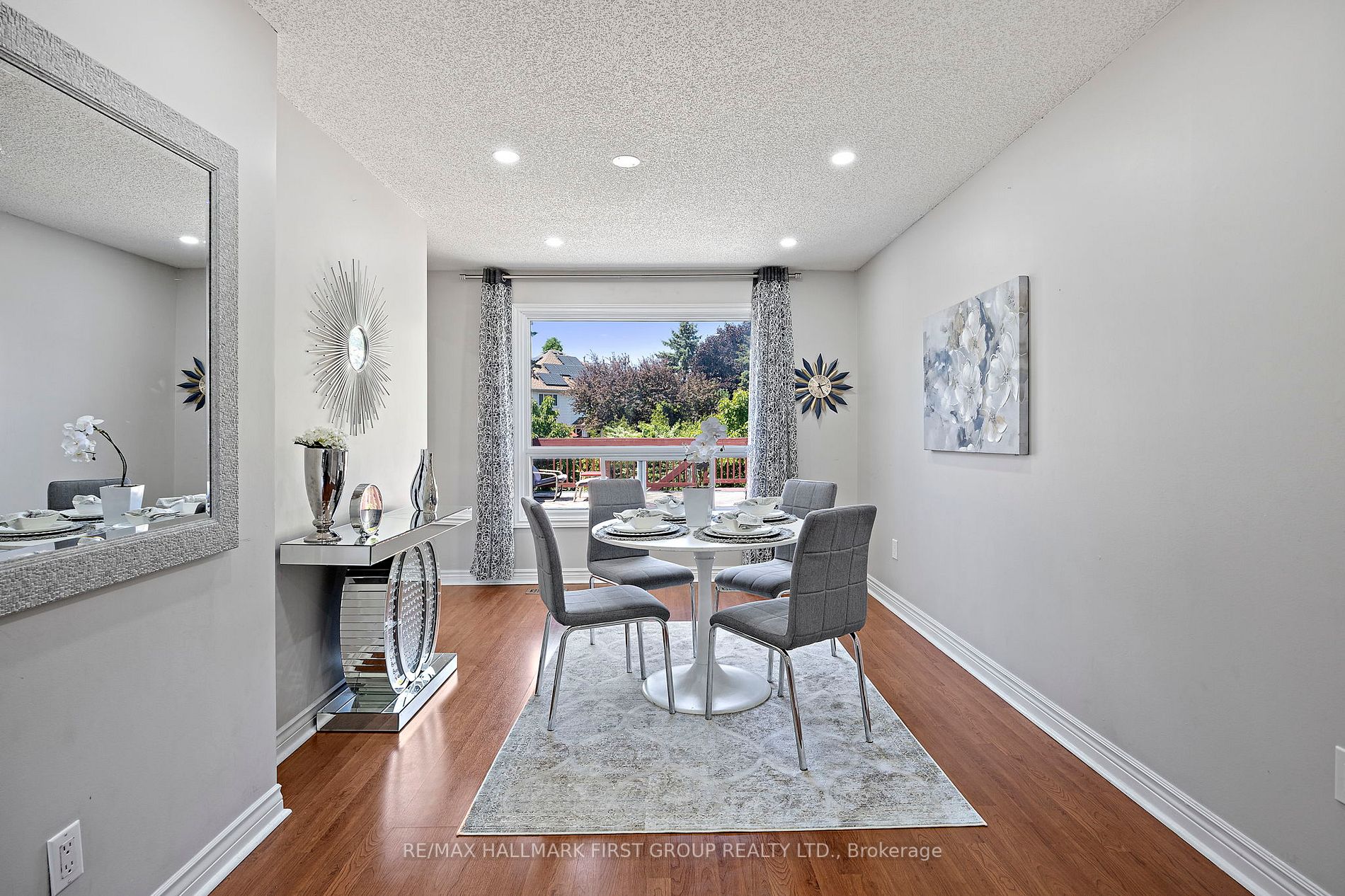 4 Orchard Park Dr