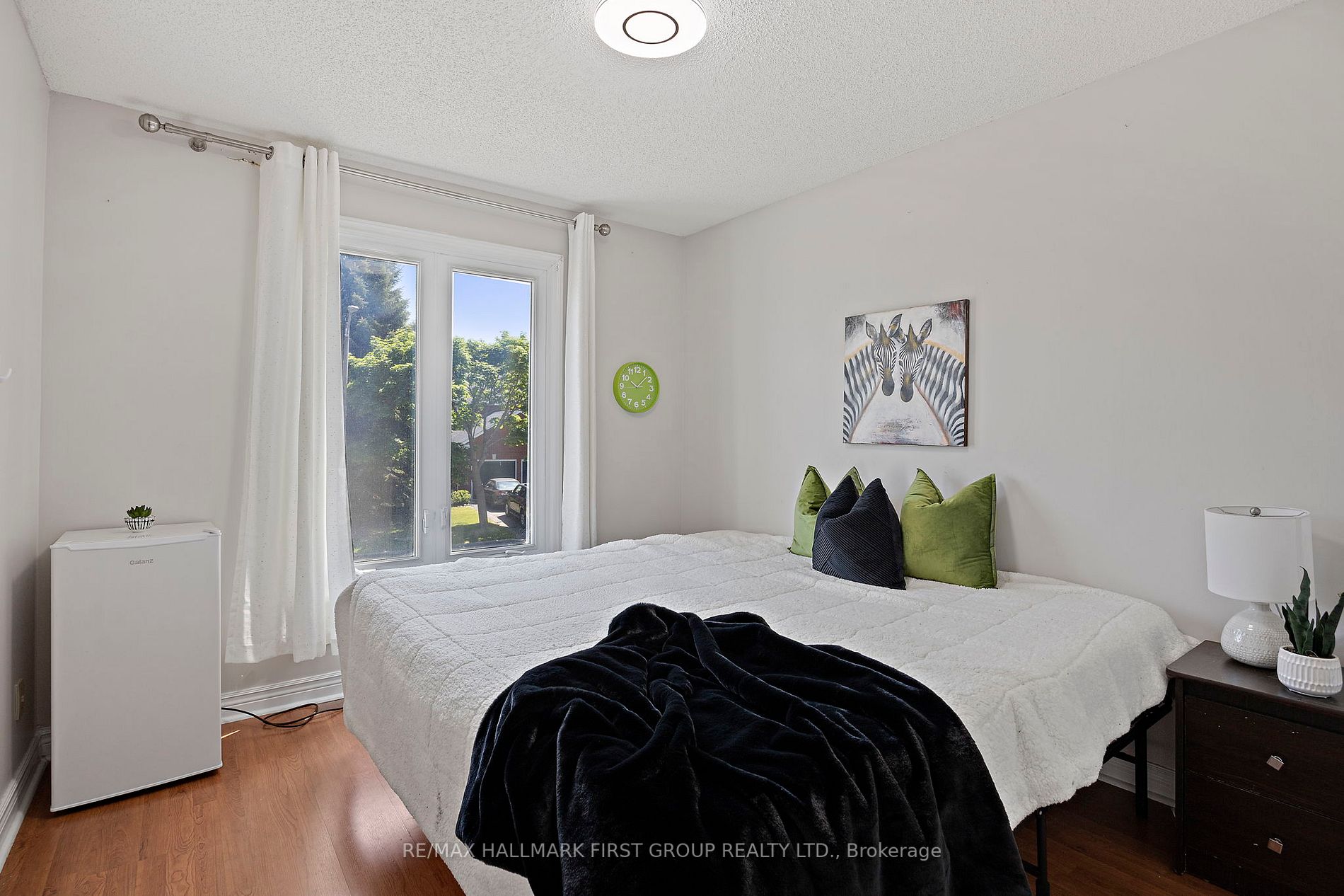 4 Orchard Park Dr