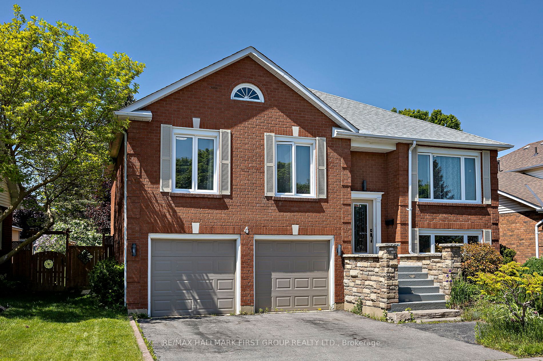 4 Orchard Park Dr