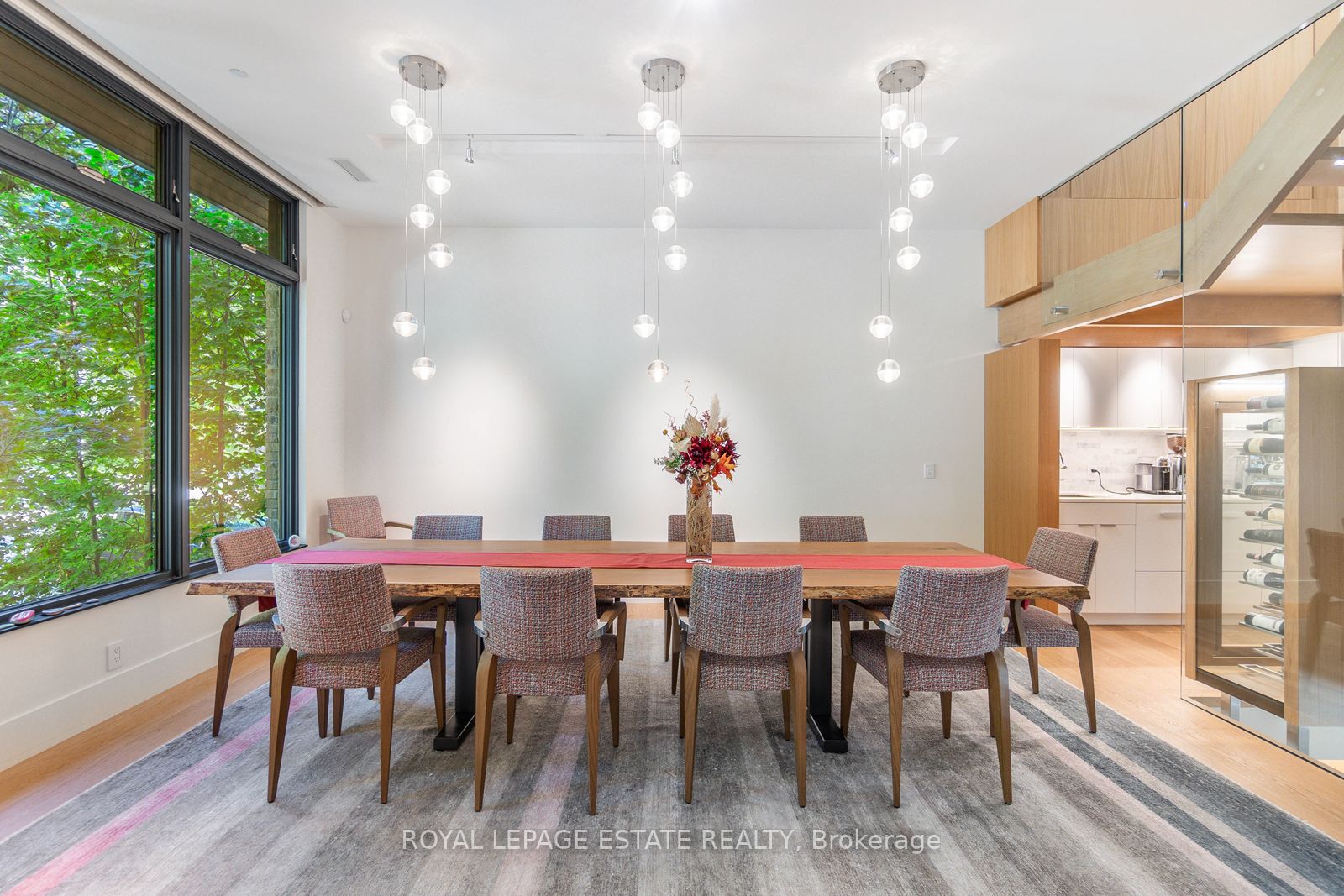 11 Pine Cres