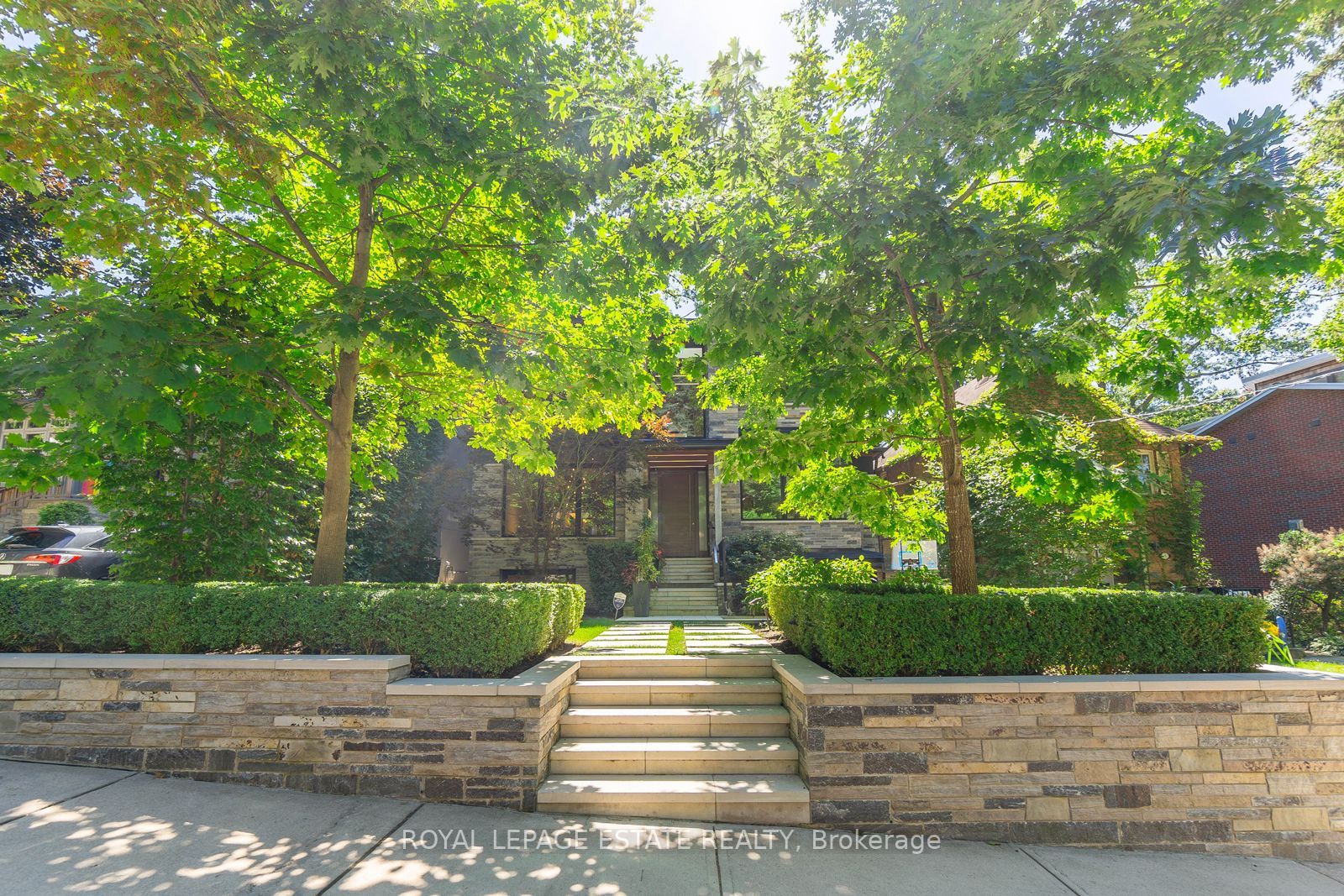 11 Pine Cres